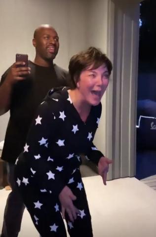 Δεν θα πιστέψεις τι δώρο πήρε η Kylie Jenner στη μητέρα της για τα γενέθλιά της