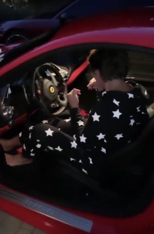 Δεν θα πιστέψεις τι δώρο πήρε η Kylie Jenner στη μητέρα της για τα γενέθλιά της