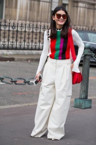 Τα cargo pants είναι ξανά cool και εδώ θα δεις πώς θα τα φορέσεις