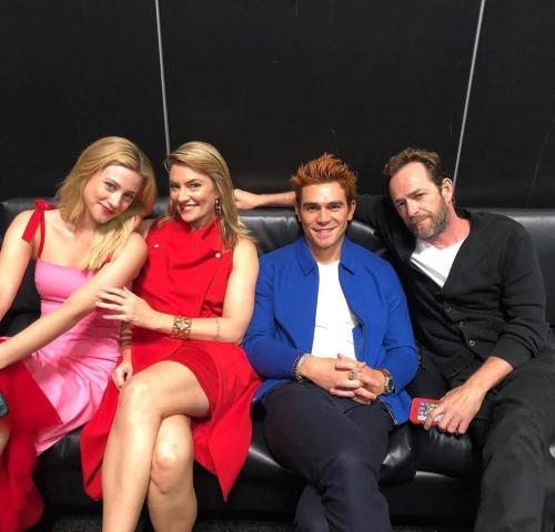 Έχεις δει τελευταία τον Luke Perry άκα Ντίλαν από τα «Χτυποκάρδια στο Beverly Hills»; Έχεις δει τελευταία τον Luke Perry άκα Ντίλαν από τα «Χτυποκάρδια στο Beverly Hills»;