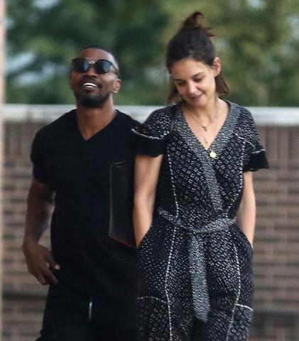 Katie Holmes: Τελικά αρραβωνιάστηκε ή όχι; Katie Holmes: Τελικά αρραβωνιάστηκε ή όχι;