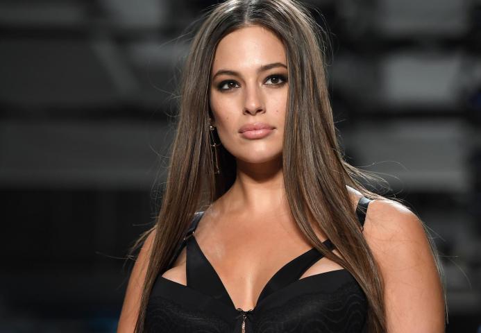 H Ashley Graham δεν είναι πια plus size και οι νέες της λήψεις στο Instagram το αποδεικνύουν H Ashley Graham δεν είναι πια plus size και οι νέες της λήψεις στο Instagram το αποδεικνύουν