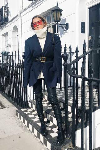 Υπάρχουν άπειροι τρόποι να φορέσεις το πουλόβερ σου και φέτος θα τους δοκιμάσεις όλους Υπάρχουν άπειροι τρόποι να φορέσεις το πουλόβερ σου και φέτος θα τους δοκιμάσεις όλους