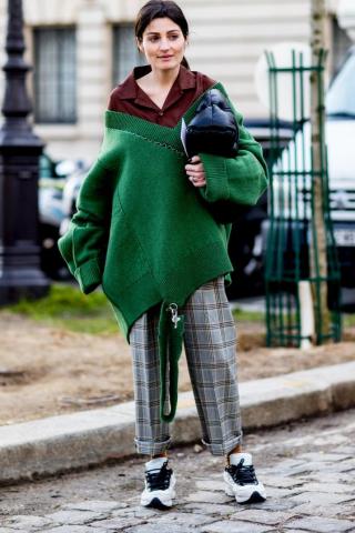 Υπάρχουν άπειροι τρόποι να φορέσεις το πουλόβερ σου και φέτος θα τους δοκιμάσεις όλους Υπάρχουν άπειροι τρόποι να φορέσεις το πουλόβερ σου και φέτος θα τους δοκιμάσεις όλους