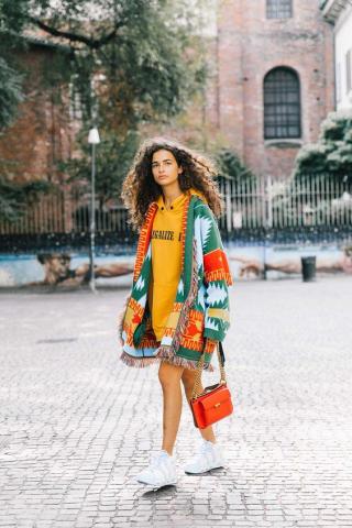 Το cardigan είναι ακόμα εδώ και έχει θέση στο δικό σου street style