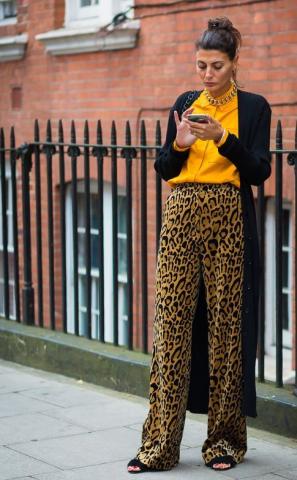 Το cardigan είναι ακόμα εδώ και έχει θέση στο δικό σου street style