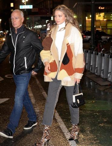 Το super trendy outfit της Gigi Hadid