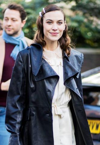 Hair clips: Πώς θα φορέσεις το αξεσουάρ μαλλιών από τα ‘90s