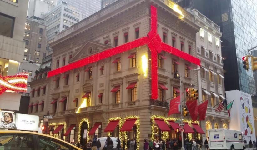 Άν μας έλεγαν να ονειρευτούμε τους πιο μαγικούς Χριστουγεννιάτικους προορισμούς, αυτοί θα ήταν... Άν μας έλεγαν να ονειρευτούμε τους πιο μαγικούς Χριστουγεννιάτικους προορισμούς, αυτοί θα ήταν...