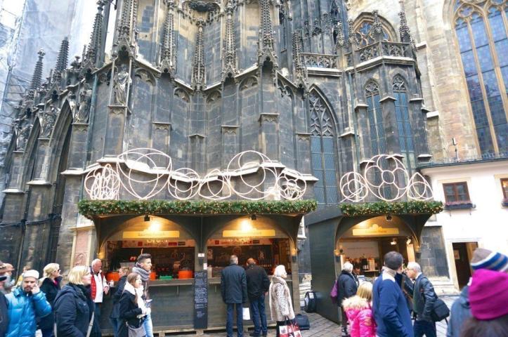 Άν μας έλεγαν να ονειρευτούμε τους πιο μαγικούς Χριστουγεννιάτικους προορισμούς, αυτοί θα ήταν... Άν μας έλεγαν να ονειρευτούμε τους πιο μαγικούς Χριστουγεννιάτικους προορισμούς, αυτοί θα ήταν...