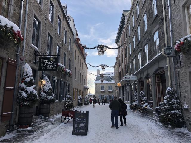 Άν μας έλεγαν να ονειρευτούμε τους πιο μαγικούς Χριστουγεννιάτικους προορισμούς, αυτοί θα ήταν... Άν μας έλεγαν να ονειρευτούμε τους πιο μαγικούς Χριστουγεννιάτικους προορισμούς, αυτοί θα ήταν...