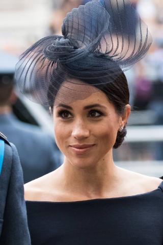 Hair files: Τα updos της Meghan Markle που μπορείς να αντιγράψεις Hair files: Τα updos της Meghan Markle που μπορείς να αντιγράψεις