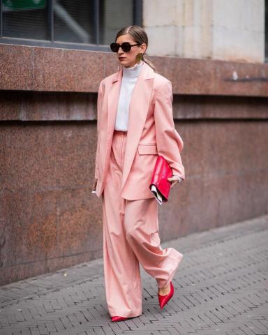 H μεγάλη επιστροφή του ζιβάγκο στο street style που θα σε κερδίσει