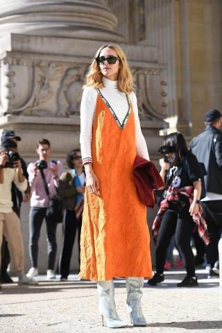 H μεγάλη επιστροφή του ζιβάγκο στο street style που θα σε κερδίσει