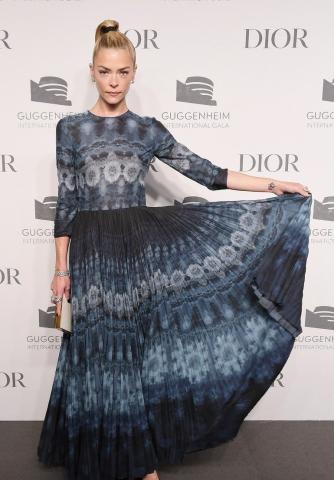 Gwyneth Paltrow, Karlie Kloss & Jaime King στο Guggenheim Gala με Dior Gwyneth Paltrow, Karlie Kloss & Jaime King στο Guggenheim Gala με Dior