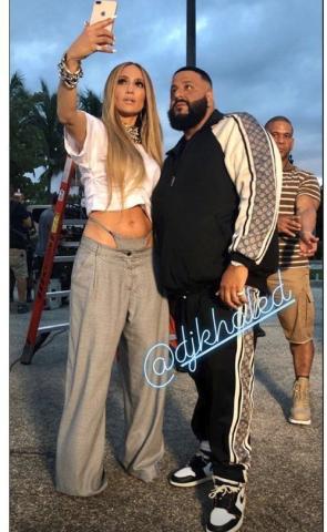 Η Jennifer Lopez φόρεσε κάτι που δεν μπορώ να το περιγράψω, συγγνώμη