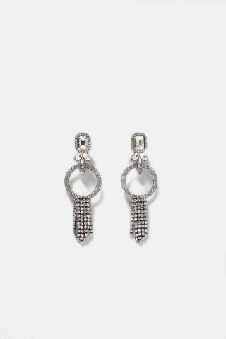 Meghan Markle + Kate Middleton: Απόκτησε τα σκουλαρίκια τους με λιγότερο από 16 ευρώ! Meghan Markle + Kate Middleton: Απόκτησε τα σκουλαρίκια τους με λιγότερο από 16 ευρώ!