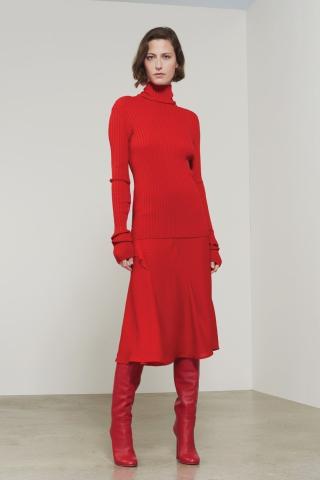 Victoria Beckham: Γιατί ντύθηκε από την κορυφή έως τα νύχια στα κόκκινα;