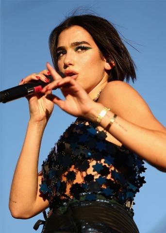 Τα αγαπημένα cat eye looks των stars (υιοθέτησε τα στις βραδινές σου εξόδους) Τα αγαπημένα cat eye looks των stars (υιοθέτησε τα στις βραδινές σου εξόδους)