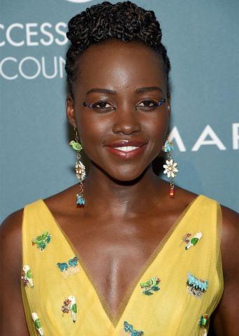 Τα αγαπημένα cat eye looks των stars (υιοθέτησε τα στις βραδινές σου εξόδους) Τα αγαπημένα cat eye looks των stars (υιοθέτησε τα στις βραδινές σου εξόδους)