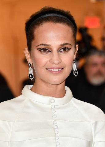 Τα αγαπημένα cat eye looks των stars (υιοθέτησε τα στις βραδινές σου εξόδους) Τα αγαπημένα cat eye looks των stars (υιοθέτησε τα στις βραδινές σου εξόδους)