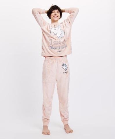 Εσύ τι φοράς μέσα στο σπίτι; Οι μεγαλύτερες τάσεις σε πιτζάμες και νυχτικά Εσύ τι φοράς μέσα στο σπίτι; Οι μεγαλύτερες τάσεις σε πιτζάμες και νυχτικά