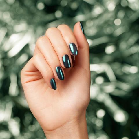 15 υπέροχες ιδέες για τα προ-εορταστικά σου νύχια