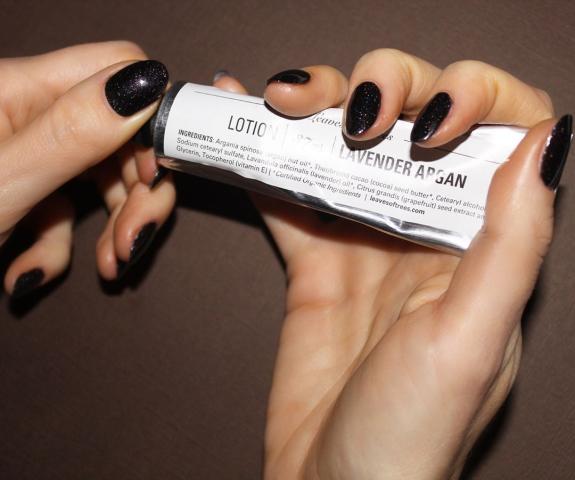 15 υπέροχες ιδέες για τα προ-εορταστικά σου νύχια