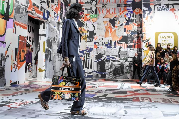 Αυτά τα ανοιξιάτικα παπούτσια είναι η νέα τάση του χειμώνα