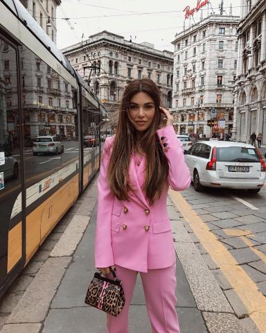 Street Style: Ροζ μέσα στον χειμώνα; Δες πώς θα το φορέσεις