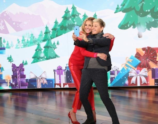 Η Julia Roberts εκπαιδεύεται από την DeGeneres για να γίνει μια σωστή Instagrammer 