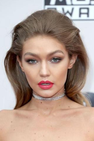 10 hairstyles της Gigi Hadid που θα ζηλέψεις