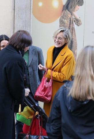 Sharon Stone: Ο φακός την τσάκωσε με τον νέο σύντροφό της