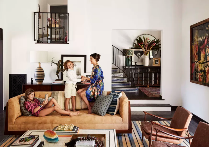 American dream! Αυτή είναι η παραθαλάσσια έπαυλη της Alessandra Ambrosio στη Santa Monica 