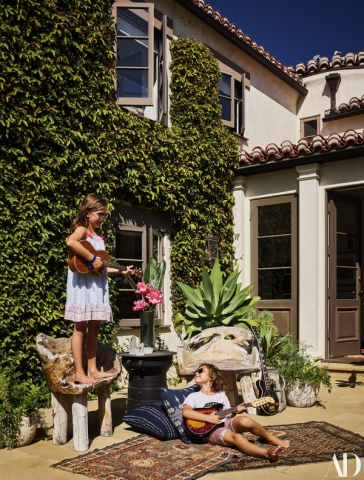 American dream! Αυτή είναι η παραθαλάσσια έπαυλη της Alessandra Ambrosio στη Santa Monica 