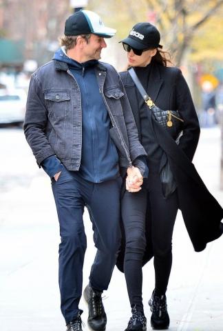Η τρυφερή βόλτα του Bradley Cooper και της Irina Shayk διαψεύδει τις φήμες χωρισμού