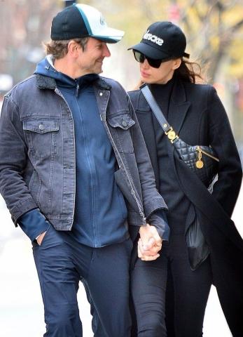 Η τρυφερή βόλτα του Bradley Cooper και της Irina Shayk διαψεύδει τις φήμες χωρισμού
