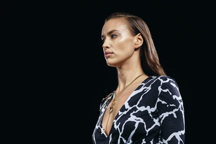 Η τρυφερή βόλτα του Bradley Cooper και της Irina Shayk διαψεύδει τις φήμες χωρισμού