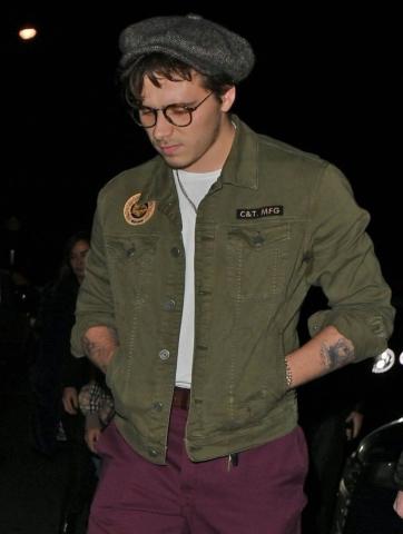 Το ζεύγος Beckham είπε να βγει ένα βράδυ κι ο Brooklyn δεν τους αφήνει σε ησυχία