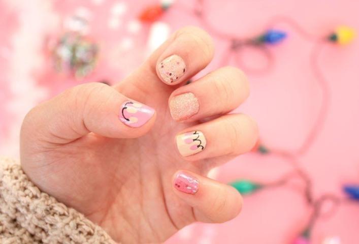 12+1 ιδέες για να βάλεις στα νύχια σου...χριστουγεννιάτικα φωτάκια