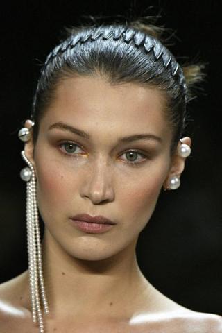 Νιώθεις ότι θες ανανέωση στιλ; Τα 10 αξεσουάρ που ξεχνάς να φοράς Νιώθεις ότι θες ανανέωση στιλ; Τα 10 αξεσουάρ που ξεχνάς να φοράς