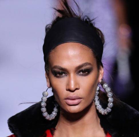 Νιώθεις ότι θες ανανέωση στιλ; Τα 10 αξεσουάρ που ξεχνάς να φοράς Νιώθεις ότι θες ανανέωση στιλ; Τα 10 αξεσουάρ που ξεχνάς να φοράς