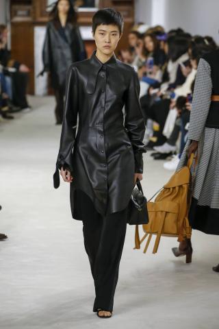 Δερμάτινο φόρεμα: 5 λόγοι που είναι το πιο must have φόρεμα του χειμώνα