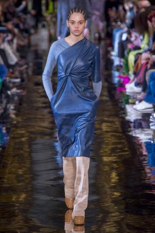 Δερμάτινο φόρεμα: 5 λόγοι που είναι το πιο must have φόρεμα του χειμώνα