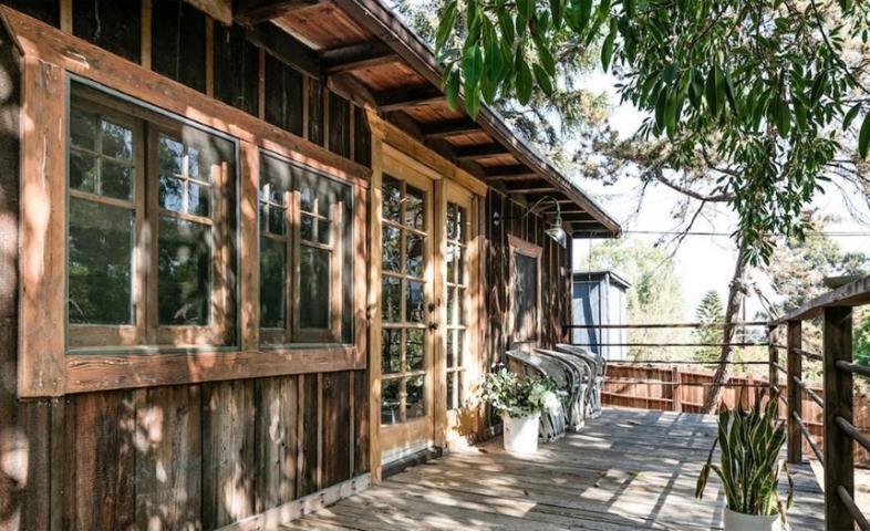 Η αγροικία που έκανε τη Lana Del Rey να πληρώσει 200.000 δολάρια πάνω απ’ την τιμή της για να την αποκτήσει