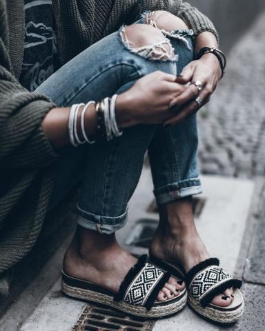 Εσπαντρίγιες: Το πιο στιλάτο παπούτσι για αυτή τη σεζόν Εσπαντρίγιες: Το πιο στιλάτο παπούτσι για αυτή τη σεζόν