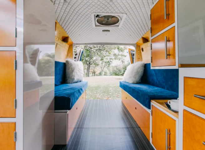 Αυτό το μικρό βανάκι μετατράπηκε στο πιο όμορφο και cozy κινούμενο σπίτι