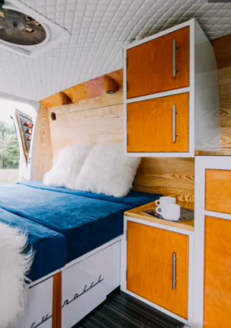 Αυτό το μικρό βανάκι μετατράπηκε στο πιο όμορφο και cozy κινούμενο σπίτι