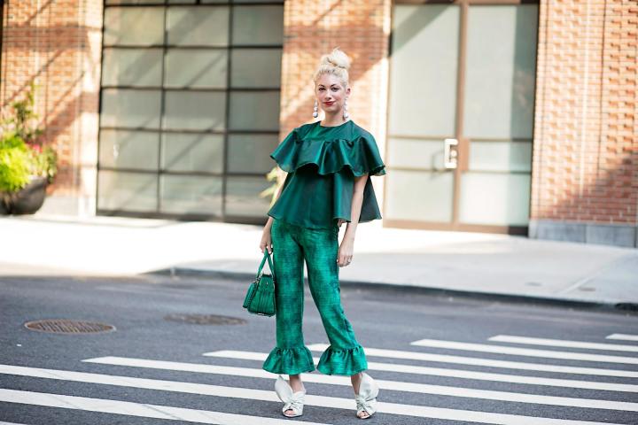 10 φρέσκοι τρόποι για να φορέσεις το βολάν με τον νέο χρόνο