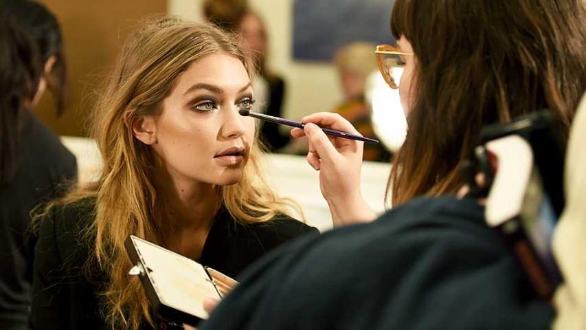 Τα 8 πινέλα που πρέπει οπωσδήποτε να έχεις στο νεσεσέρ σου για αψεγάδιαστο look